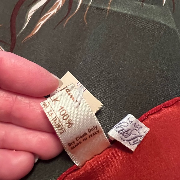 Salvatore Ferragamo women’s silk scarf - Picture 3 of 5